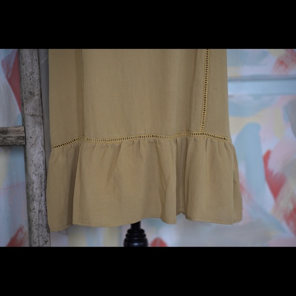 Gorgeous embroidered mustard yellow dress!! - Picture 4 of 8